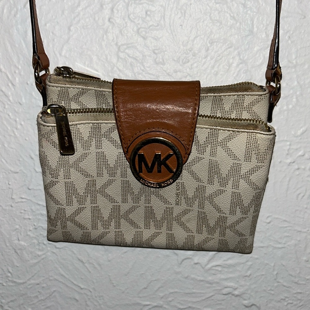 ‼️ Michael Kors Crossbody Bag ‼️